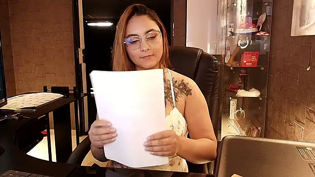 Emiily W online show from October 21, 11:11 am