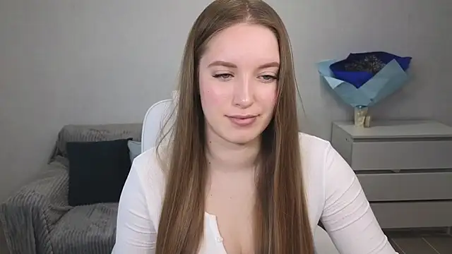 Snapshot of EvaMaddison chatting on December 23, 5:39 am EvaMaddison online show from December 23, 5:39 am