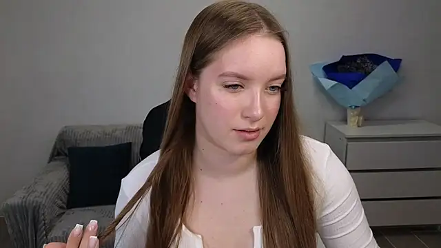 Snapshot of EvaMaddison chatting on December 27, 5:42 am EvaMaddison online show from December 27, 5:42 am