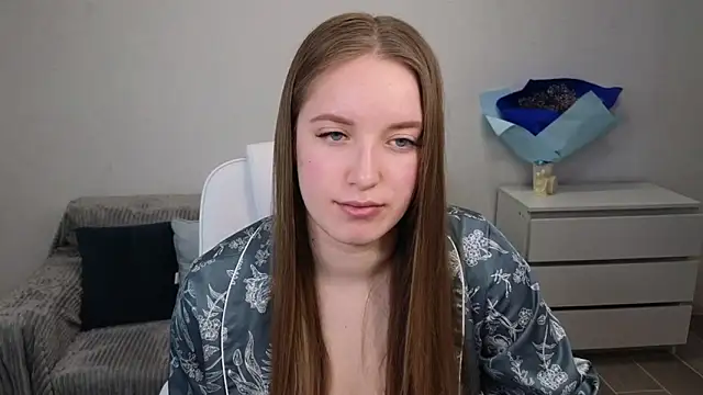 Snapshot of EvaMaddison chatting on December 29, 8:44 am EvaMaddison online show from December 29, 8:44 am