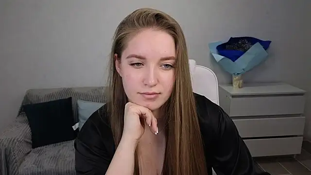 Snapshot of EvaMaddison chatting on January 1, 12:00 pm EvaMaddison online show from January 1, 12:00 pm