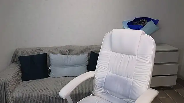 Snapshot of EvaMaddison chatting on January 5, 4:25 am EvaMaddison online show from January 5, 4:25 am