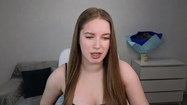 Snapshot of EvaMaddison chatting on January 9, 6:27 am EvaMaddison online show from January 9, 6:27 am