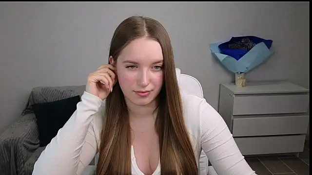 Snapshot of EvaMaddison chatting on February 2, 6:20 pm EvaMaddison online show from February 2, 6:20 pm