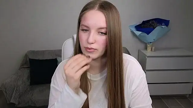 Snapshot of EvaMaddison chatting on March 19, 7:38 pm EvaMaddison online show from March 19, 7:38 pm