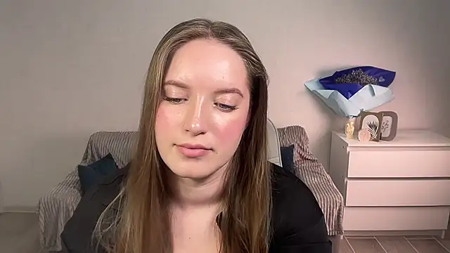 Snapshot of EvaMaddison chatting on September 10, 8:20 pm EvaMaddison online show from September 10, 8:20 pm