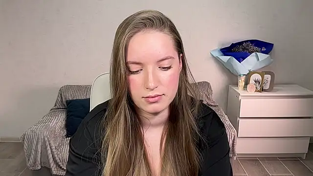 Snapshot of EvaMaddison chatting on September 12, 7:47 pm EvaMaddison online show from September 12, 7:47 pm