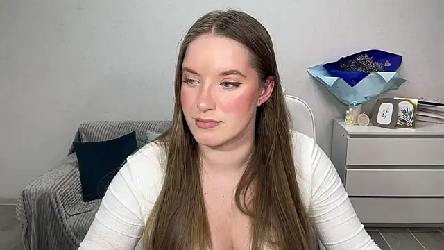 Snapshot of EvaMaddison chatting on November 16, 6:02 pm EvaMaddison online show from November 16, 6:02 pm