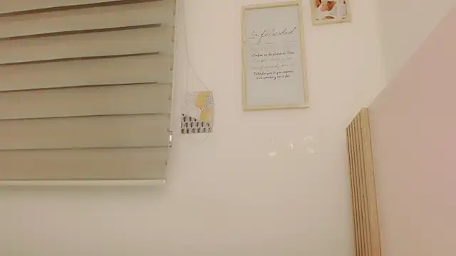 Snapshot of Elen__Sweet chatting on January 24, 1:24 am Elen Sweet online show from January 24, 1:24 am