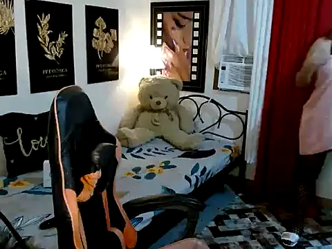 UrhotGoddess online show from October 24, 8:44 am