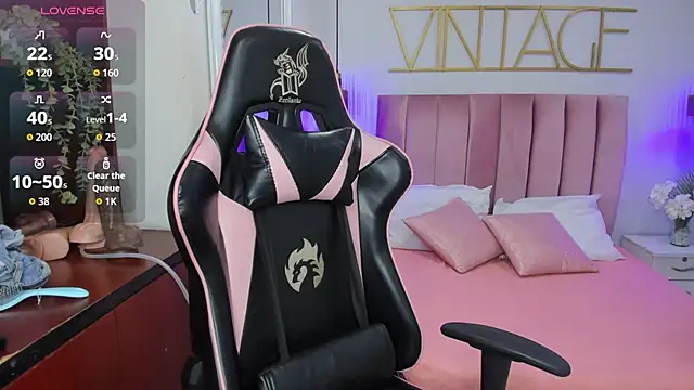 amy-thomson1 online show from September 22, 12:40 pm