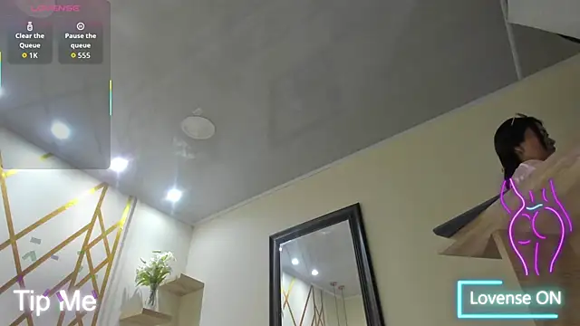 bonie lov online show from November 11, 10:10 pm