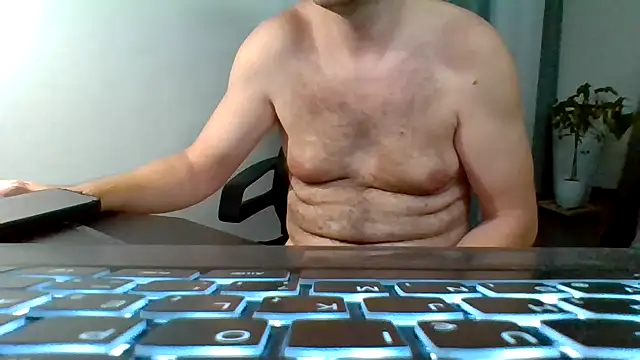 Horney boy86 online show from September 12, 11:04 pm