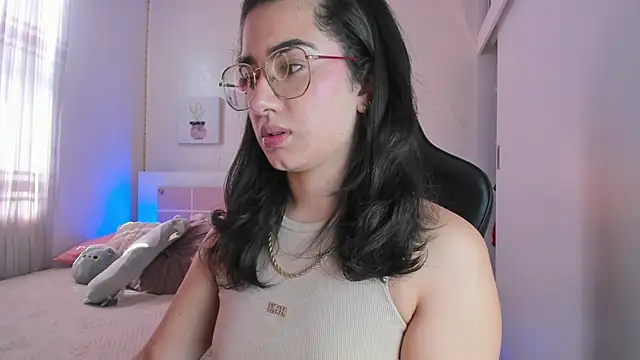 annadu011 online show from January 12, 2:09 pm