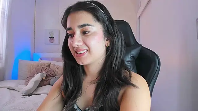 annadu011 online show from January 31, 5:21 pm