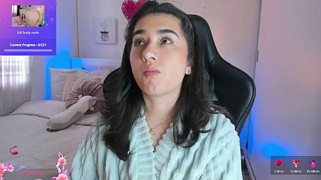 annadu011 online show from February 12, 5:16 pm