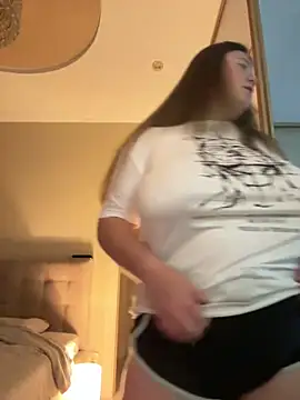 remirann  online show from December 24, 4:40 pm