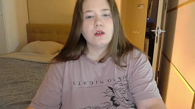 remirann  online show from March 15, 5:15 pm