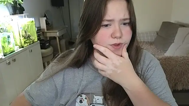 remirann  online show from December 19, 12:45 pm