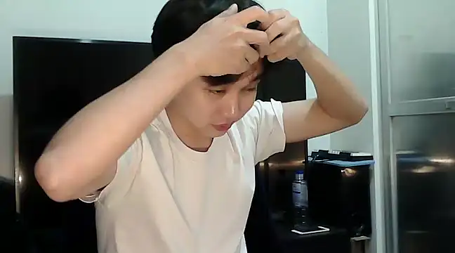 Snapshot of alfonsoasiancutie chatting on December 28, 2:10 pm alfonsoasiancutie online show from December 28, 2:10 pm