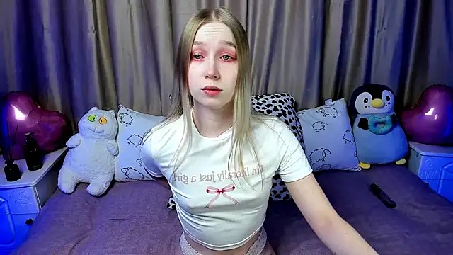 Snapshot of LilyStarlight chatting on February 14, 3:22 am LilyStarlight online show from February 14, 3:22 am