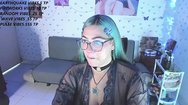 Snapshot of OnlyBluex chatting on January 14, 2:29 am OnlyBluex online show from January 14, 2:29 am