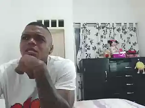 Snapshot of hot_and_naughty_latin chatting on January 21, 10:19 am hot and naughty latin online show from January 21, 10:19 am