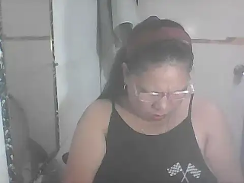 hotwet mama4uxx online show from March 5, 2:23 pm