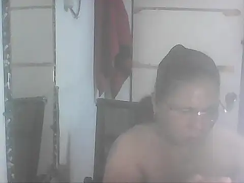 hotwet mama4uxx online show from November 17, 2:45 pm