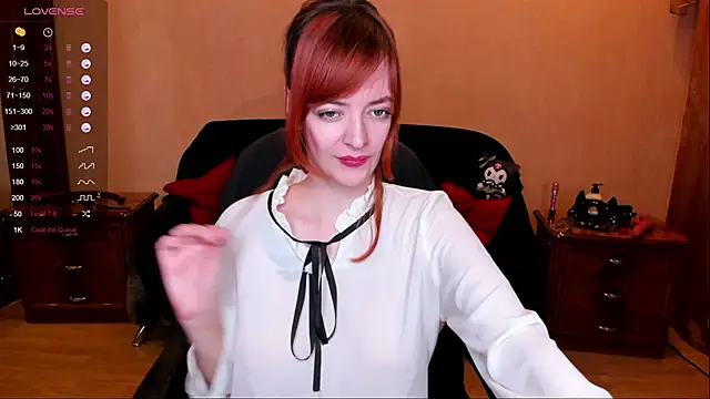 Mary Yolo online show from December 6, 9:10 am