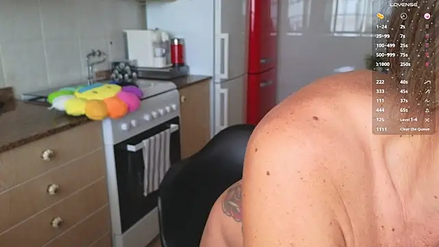 Snapshot of Lunamix chatting on February 22, 3:36 pm Lunamix online show from February 22, 3:36 pm