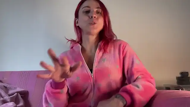 Snapshot of Nikky_Divine chatting on January 4, 12:59 pm Nikky Divine online show from January 4, 12:59 pm