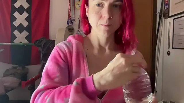 Snapshot of Nikky_Divine chatting on January 21, 9:24 am Nikky Divine online show from January 21, 9:24 am