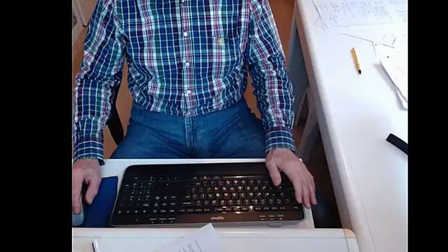 Snapshot of dutchpornking chatting on February 12, 12:22 pm dutchpornking online show from February 12, 12:22 pm