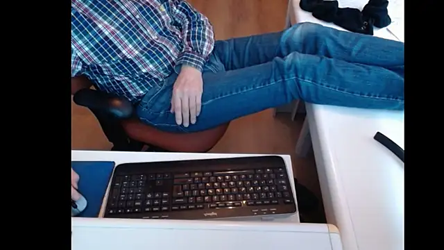 Snapshot of dutchpornking chatting on February 15, 1:38 pm dutchpornking online show from February 15, 1:38 pm