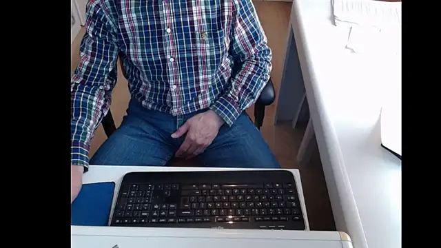 Snapshot of dutchpornking chatting on February 17, 11:44 am dutchpornking online show from February 17, 11:44 am