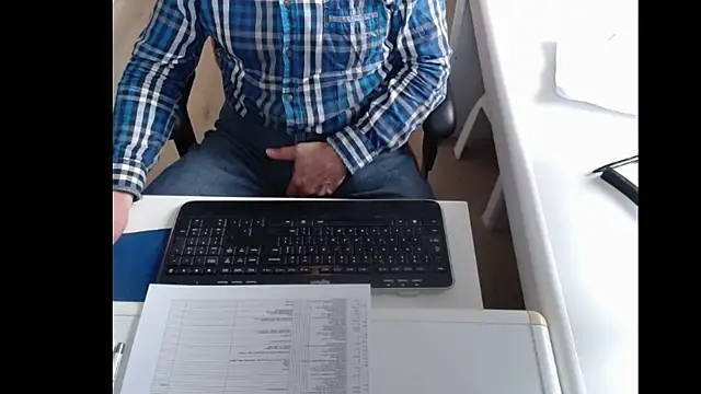 Snapshot of dutchpornking chatting on February 20, 9:33 am dutchpornking online show from February 20, 9:33 am