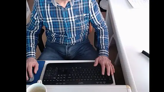 Snapshot of dutchpornking chatting on February 22, 8:18 am dutchpornking online show from February 22, 8:18 am