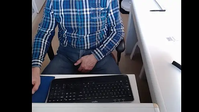 Snapshot of dutchpornking chatting on February 23, 12:59 pm dutchpornking online show from February 23, 12:59 pm