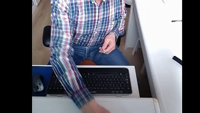 Snapshot of dutchpornking chatting on February 25, 2:33 pm dutchpornking online show from February 25, 2:33 pm