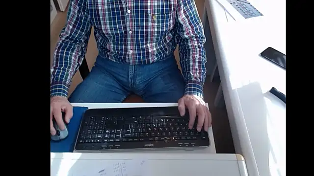 Snapshot of dutchpornking chatting on March 6, 11:47 am dutchpornking online show from March 6, 11:47 am