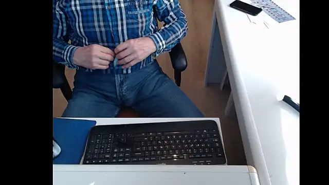 Snapshot of dutchpornking chatting on March 7, 11:29 am dutchpornking online show from March 7, 11:29 am