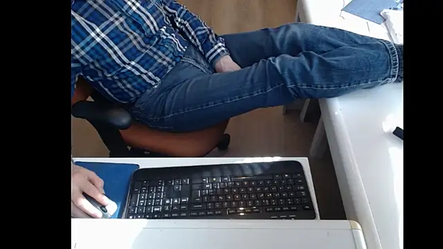 Snapshot of dutchpornking chatting on March 9, 11:47 am dutchpornking online show from March 9, 11:47 am