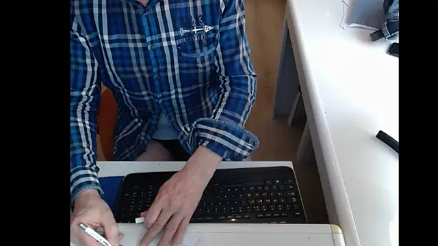 Snapshot of dutchpornking chatting on March 10, 10:59 am dutchpornking online show from March 10, 10:59 am