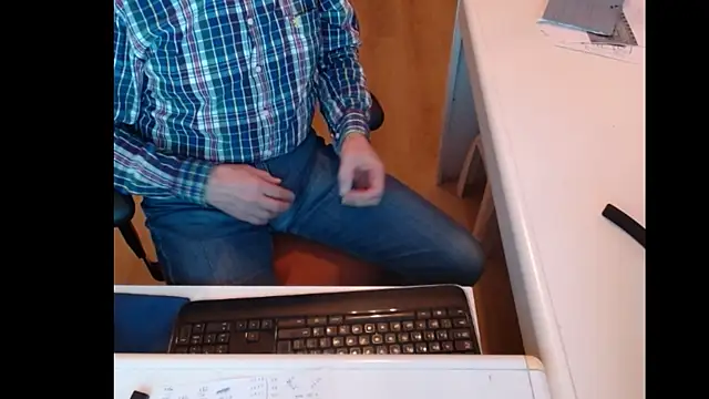 Snapshot of dutchpornking chatting on March 11, 5:35 pm dutchpornking online show from March 11, 5:35 pm