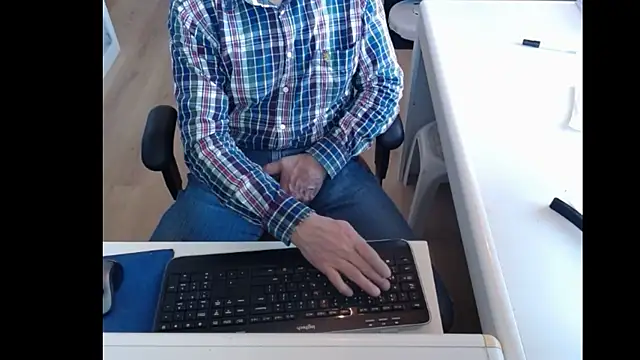 Snapshot of dutchpornking chatting on March 14, 7:37 am dutchpornking online show from March 14, 7:37 am