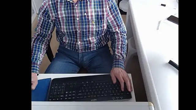 Snapshot of dutchpornking chatting on March 14, 11:34 am dutchpornking online show from March 14, 11:34 am