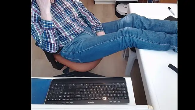 Snapshot of dutchpornking chatting on March 15, 1:29 pm dutchpornking online show from March 15, 1:29 pm