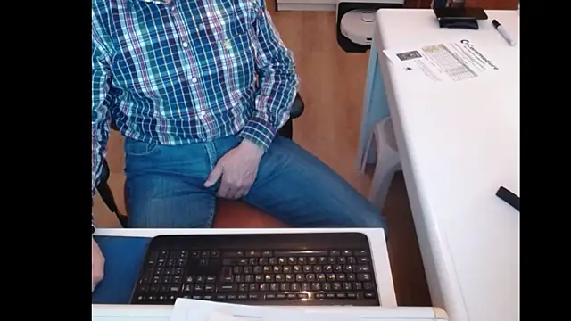 Snapshot of dutchpornking chatting on March 15, 4:54 pm dutchpornking online show from March 15, 4:54 pm