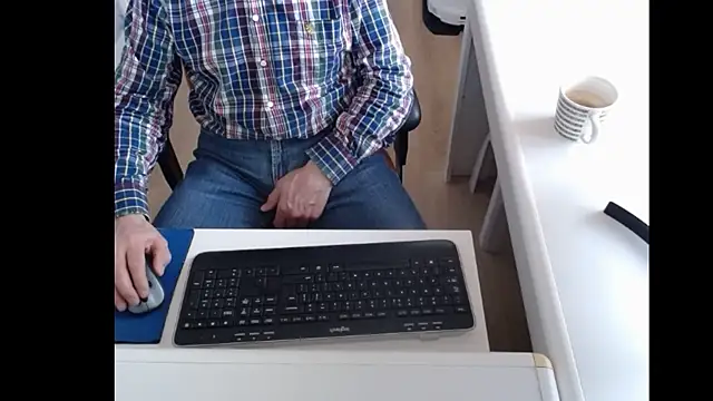 Snapshot of dutchpornking chatting on March 16, 8:10 am dutchpornking online show from March 16, 8:10 am